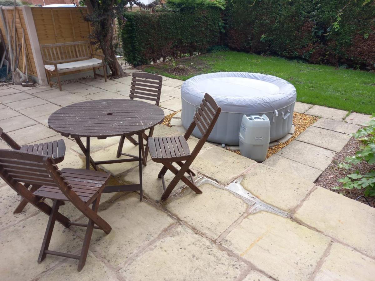 Leominster 3 Bedroom House Parking Garden Private Exterior foto