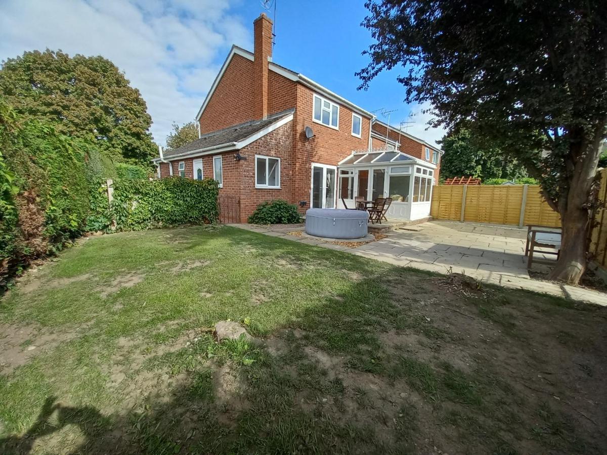Leominster 3 Bedroom House Parking Garden Private Exterior foto